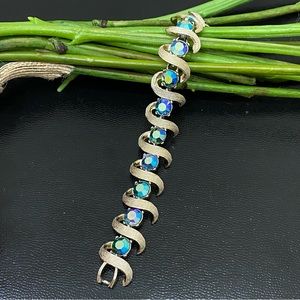 Vintage KRAMER Signed Blue Aurora Borealis AB Crystal Faceted Link Bracelet